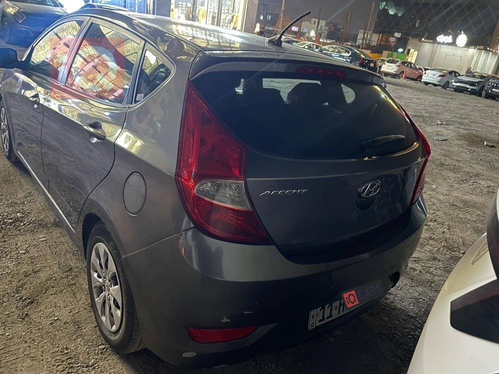 هیوندای ئەکسنت هاچباک